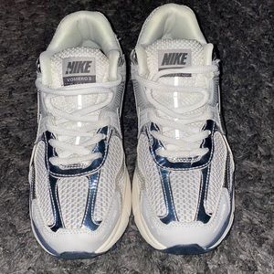 Nike Vomero 5 Silver,white, and gray